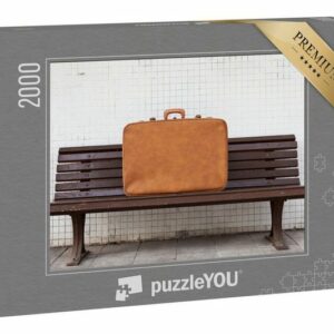 puzzleYOU Puzzle "Vintage-Koffer auf einer Bank", 2000 Puzzleteile, puzzleYOU-Kollektionen Nostalgie