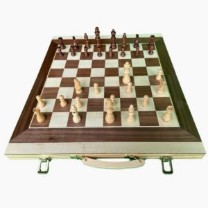 Legler Spielesammlung, Backgammon & Schach Backgammon Koffer & Schach, mit 2 Verschlüssen und einem Tragegriff