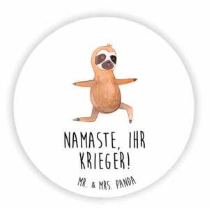 Mr. & Mrs. Panda Magnet Faultier Yoga - Weiß - Geschenk, Personalisierter Pinnwandmagnet, Yo (1-St)