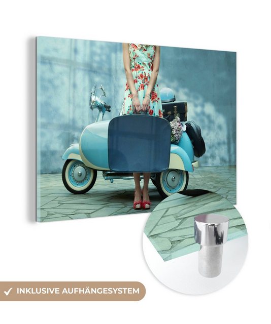 MuchoWow Acrylglasbild Frau hält einen Koffer, (1 St), Acrylglasbilder Wohnzimmer & Schlafzimmer