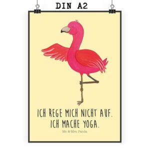 Mr. & Mrs. Panda Poster DIN A2 Flamingo Yoga - Gelb Pastell - Geschenk, Yoga-Übung, Rosa, Kun, Flamingo Yoga (1 St)