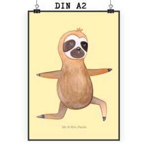 Mr. & Mrs. Panda Poster DIN A2 Faultier Yoga - Gelb Pastell - Geschenk, Posterdruck, Faultie, Faultier Yoga (1 St), Farbecht