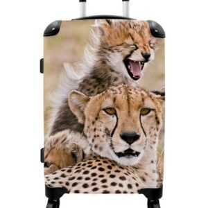 NoBoringSuitcases.com© Koffer Gepard - Wildtiere - Savanne - Porträt 67x43x25cm, 4 Rollen, Mittelgroßer Koffer für Kinder, Trolley
