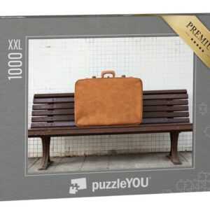 puzzleYOU Puzzle Vintage-Koffer auf einer Bank, 1000 Puzzleteile, puzzleYOU-Kollektionen Nostalgie
