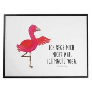 Mr. & Mrs. Panda Schreibtischunterlage Flamingo Yoga - Weiß - Geschenk, Tiefenentspannung, Schreibtischaufla, (1 tlg)