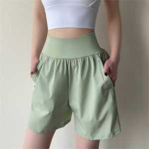 RUZU UG Yogahose Kurz geschnittene Yoga-Sporthose mit breiter Taille und Bauchkontrolle (1-tlg)