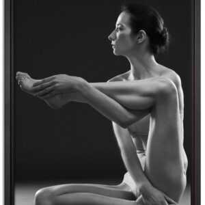 Schlanke Frau macght Yoga, Leinwandbild mit Bilderrahmen