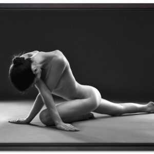 sexy Frau macht Yoga, Leinwandbild mit Bilderrahmen